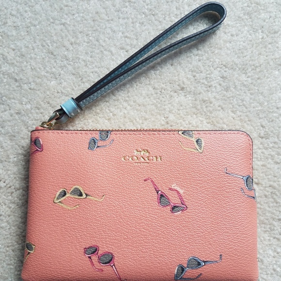 Coach Handbags - COACH Corner Zip Wristlet Sunglasses Print NWT